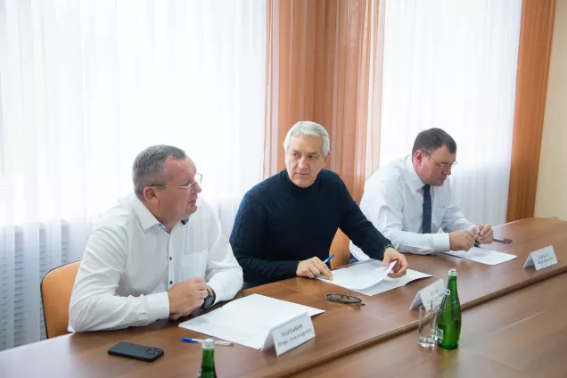 Спикер астраханского парламента Игорь Мартынов провел прием граждан по вопросам ЖКХ