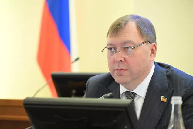 А.Ищенко поблагодарил депутата ГД Стенякину за продвижение донской инициативы