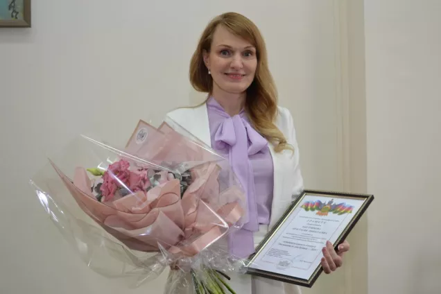 Депутаты ЗСК наградили лучшего воспитателя Кубани
