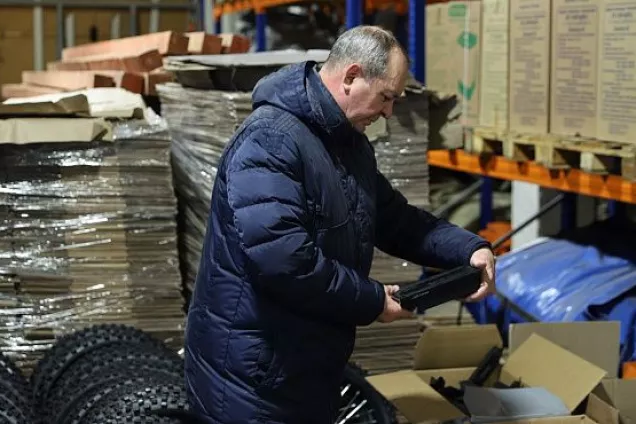 Волгоградские парламентарии приняли участие в формировании 40 комплектов для сборки электромотоциклов для СВО