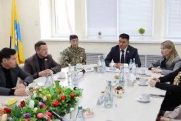 Спикер парламента Калмыкии Артем Михайлов встретился с семьями участников СВО