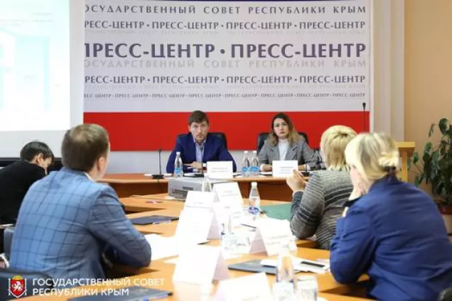 Проект республиканского бюджета на ближайшие три года рассмотрели на заседании Комитета по информационной политике, информационным технологиям и связи