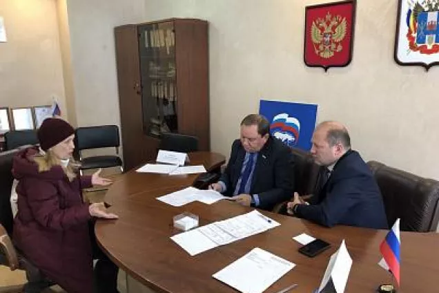 Донские  депутаты Александр Скрябин и Виктор Дерябкин провели совместный прием граждан