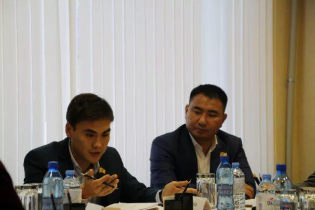 
Работа законодательного комитета в рабочем режиме