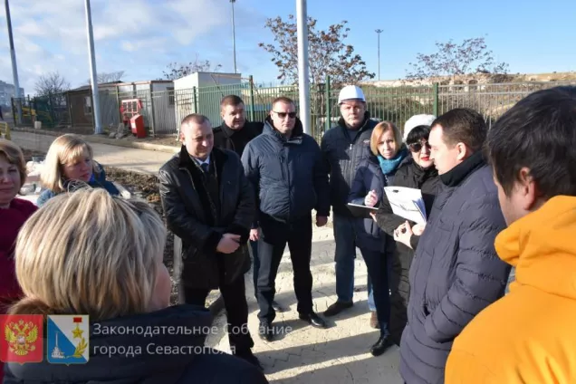 Парламентарии наблюдали за ходом строительства детского сада на Северной стороне