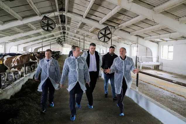 Председатель кубанского парламента Юрий Бурлачко оценил исполнение краевых законов о мелиорации и животноводстве в Северском районе Краснодарского края