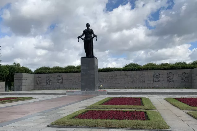 9 августа в России вспоминают подвиг советского народа в Ленинградской битве